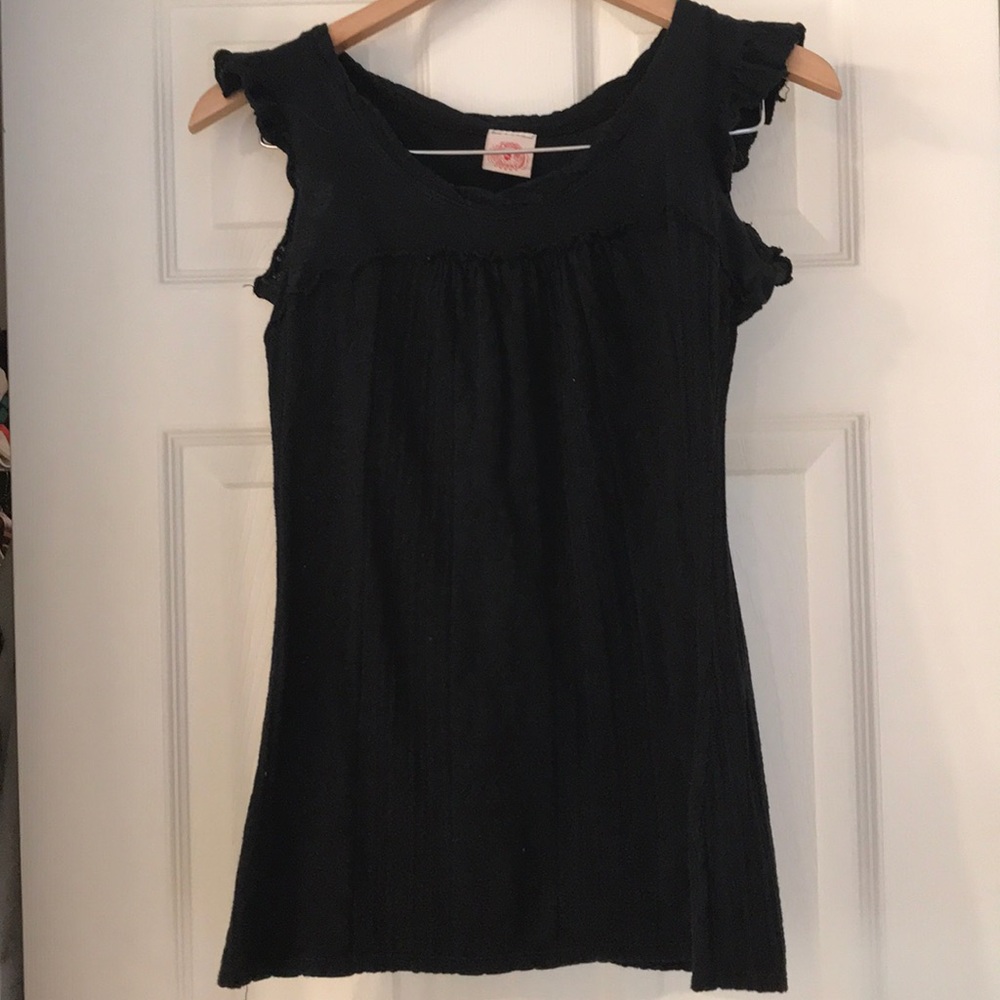 Flutter sleeve top